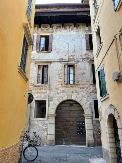 doorway in Verona